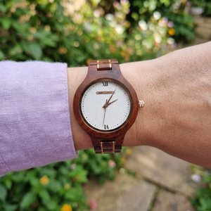 Cepheus portée avec une blouse lilas