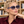 Charger l'image dans la galerie, Femme portant les lunettes Amélanche marbrées bleu et brun

