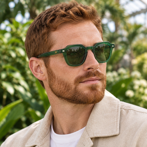 Homme portant les lunettes de soleil Feijoa