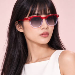 Femme portant les lunettes de soleil Airelle