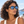 Bild in Galerie hochladen, Femme portant les lunettes de soleil Prunelle
